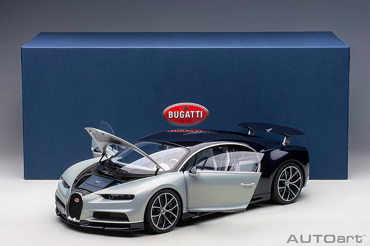 12112 BUGATTI CHIRON 2017 (GLACIER WHITE/ATLANTIC BLUE)