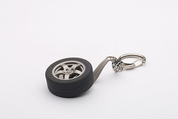 41562 NISSAN SKYLINE GT-R(R32) WHEEL KEYCHAIN (WITH GT-R EMBLEM HANGED)