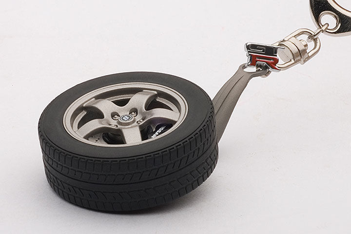 41562 NISSAN SKYLINE GT-R(R32) WHEEL KEYCHAIN (WITH GT-R EMBLEM HANGED)