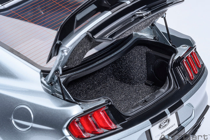 73096 FORD MUSTANG SHELBY GT500 (ICONIC SILVER)