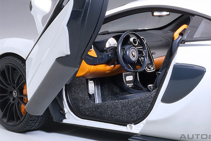 76041 McLAREN 570S (WHITE/BLACK WHEELS)