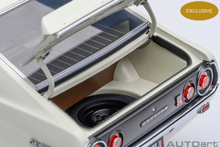 77478 *Exclusive* NISSAN SKYLINE 2000 GT-R (KPGC110) TUNED VERSION (WHITE/CARBON BONNET)