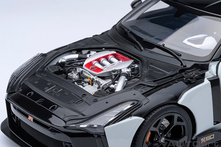 77511 NISSAN GT-R50 BY ITALDESIGN (METALLIC WHITE / BLACK)