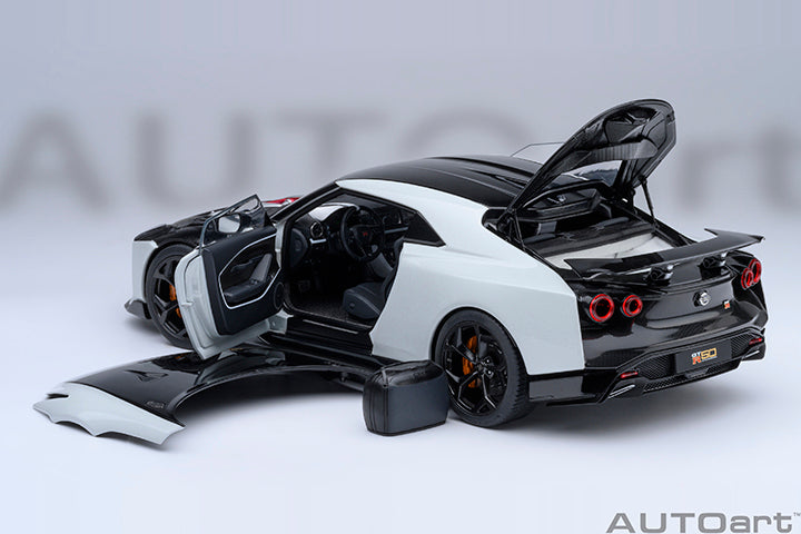 77511 NISSAN GT-R50 BY ITALDESIGN (METALLIC WHITE / BLACK)