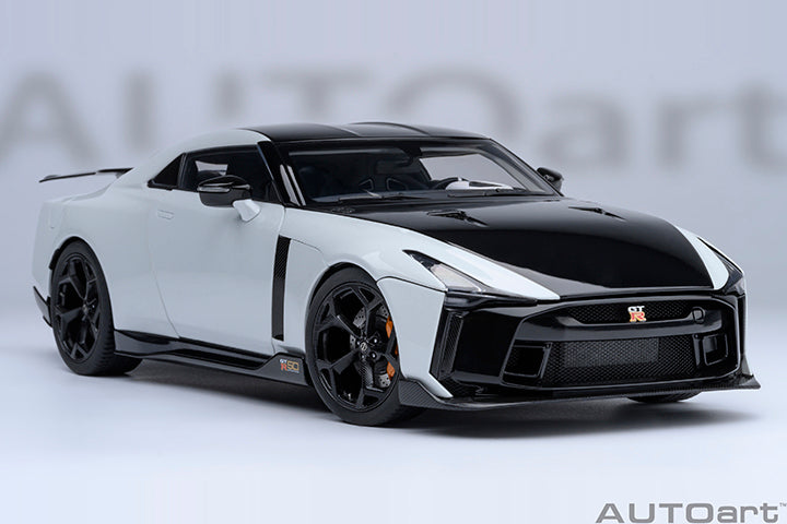 77511 NISSAN GT-R50 BY ITALDESIGN (METALLIC WHITE / BLACK)