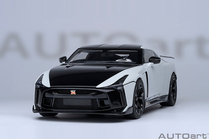 77511 NISSAN GT-R50 BY ITALDESIGN (METALLIC WHITE / BLACK)