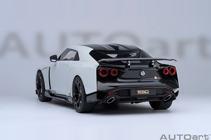 77511 NISSAN GT-R50 BY ITALDESIGN (METALLIC WHITE / BLACK)