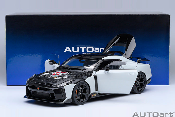 77511 NISSAN GT-R50 BY ITALDESIGN (METALLIC WHITE / BLACK)