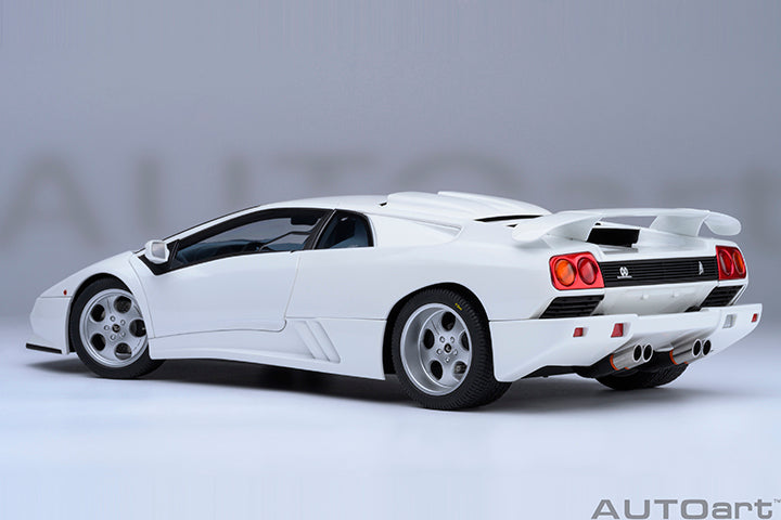 79145 LAMBORGHINI DIABLO SE30 JOTA (IMPACT WHITE)