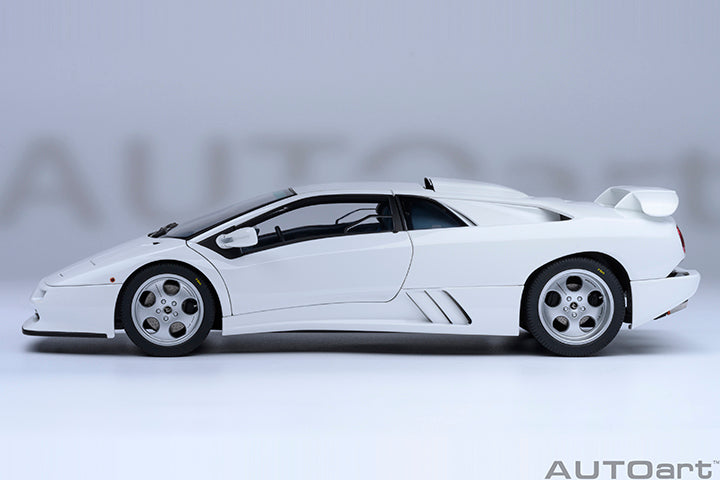 79145 LAMBORGHINI DIABLO SE30 JOTA (IMPACT WHITE)