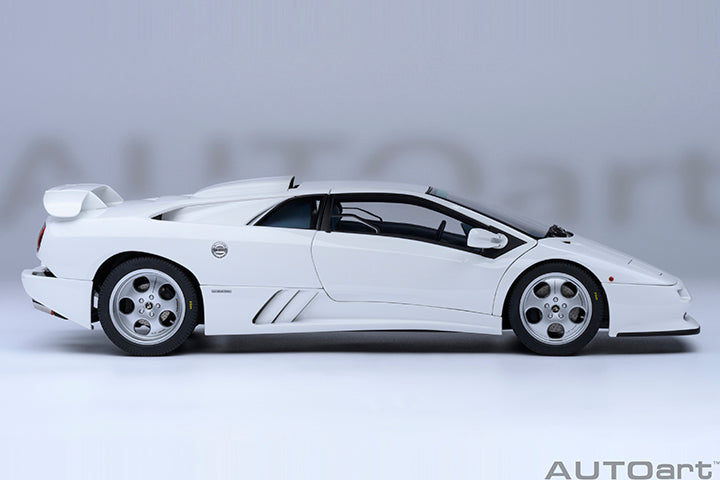 79145 LAMBORGHINI DIABLO SE30 JOTA (IMPACT WHITE)