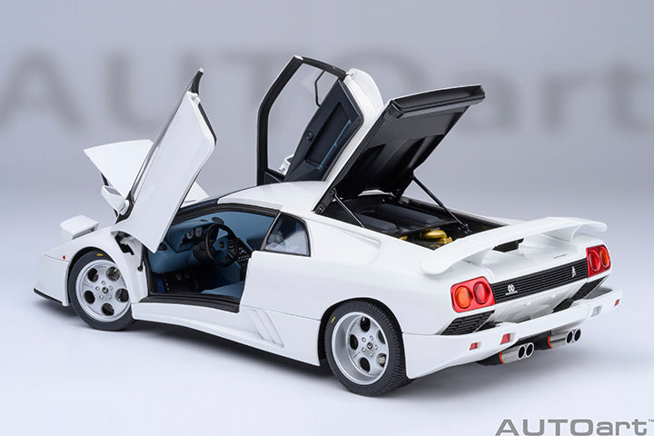 79145 LAMBORGHINI DIABLO SE30 JOTA (IMPACT WHITE)