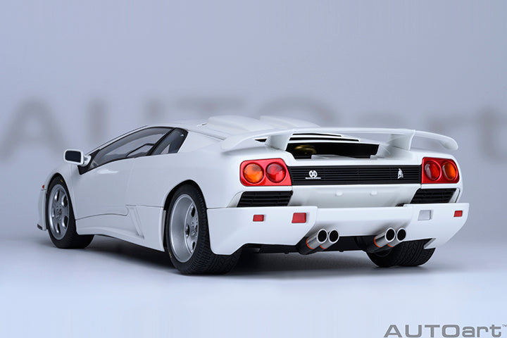79145 LAMBORGHINI DIABLO SE30 JOTA (IMPACT WHITE)