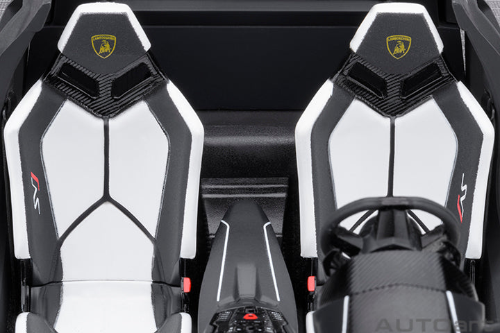 79217 LAMBORGHINI AVENTADOR SVJ (BIANCO ASOPO/PEARL WHITE)