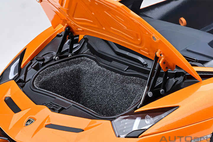 79218 LAMBORGHINI AVENTADOR SVJ (ARANCIO ATLAS/PEARL ORANGE)
