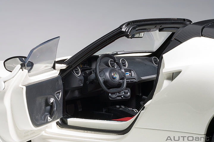 70141 ALFA ROMEO 4C SPIDER (BIANCO TROFEO/WHITE)
