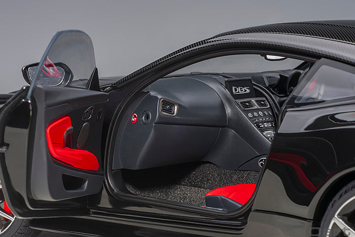 70291 ASTON MARTIN DBS SUPERLEGGERA (JET BLACK)