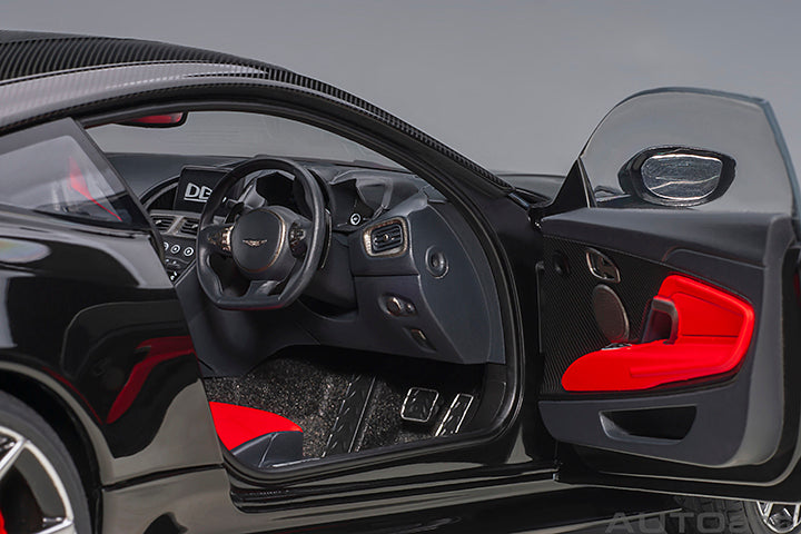 70291 ASTON MARTIN DBS SUPERLEGGERA (JET BLACK)