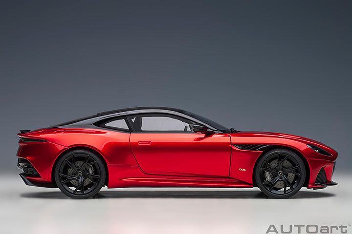 70293 ASTON MARTIN DBS SUPERLEGGERA (HYPER RED)