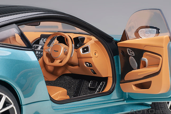 70299 ASTON MARTIN DBS SUPERLEGGERA (CARIBBEAN PEARL BLUE)
