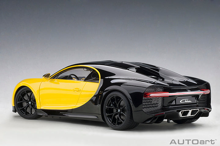 70994 BUGATTI CHIRON 2017 (JAUNE MOLSHEIM YELLOW/NOCTURNE BLACK)
