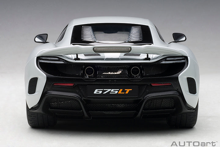 76046 McLAREN 675LT (SILICA WHITE)