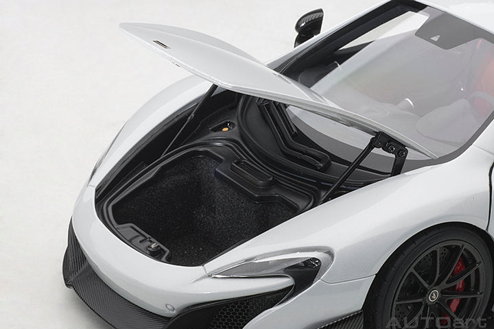 76046 McLAREN 675LT (SILICA WHITE)