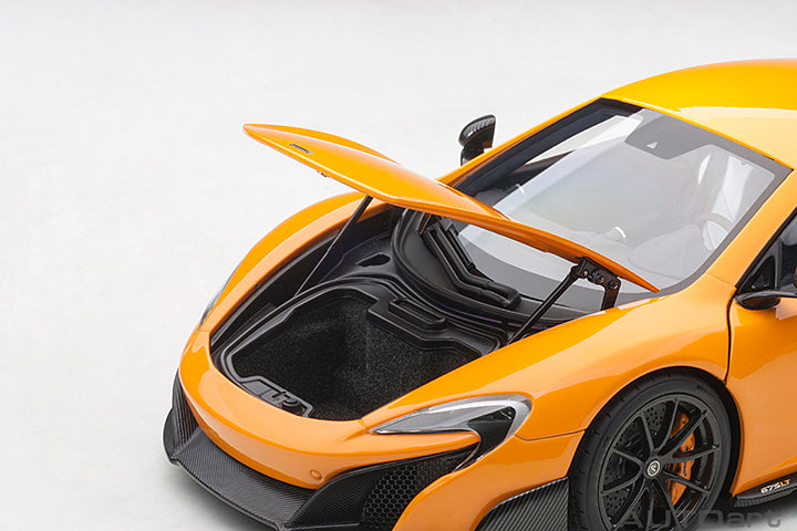 76048 McLAREN 675LT (McLAREN ORANGE)