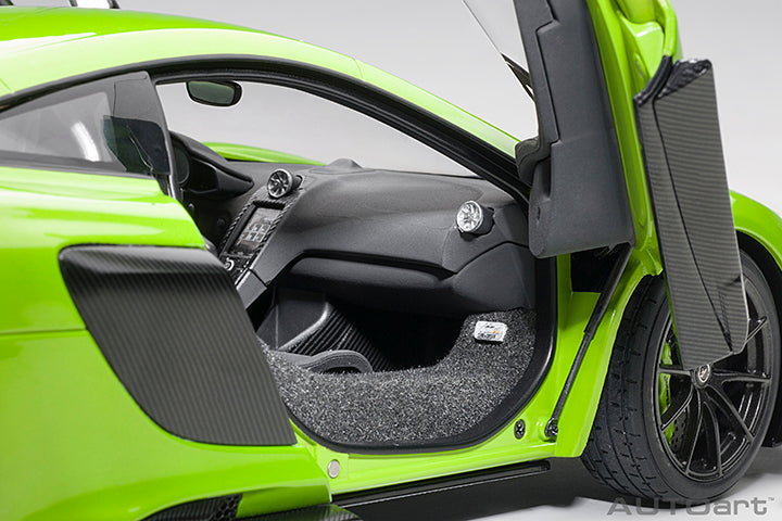 76049 McLAREN 675LT (NAPIER GREEN)