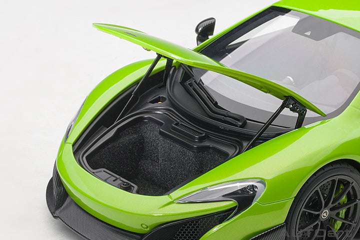 76049 McLAREN 675LT (NAPIER GREEN)