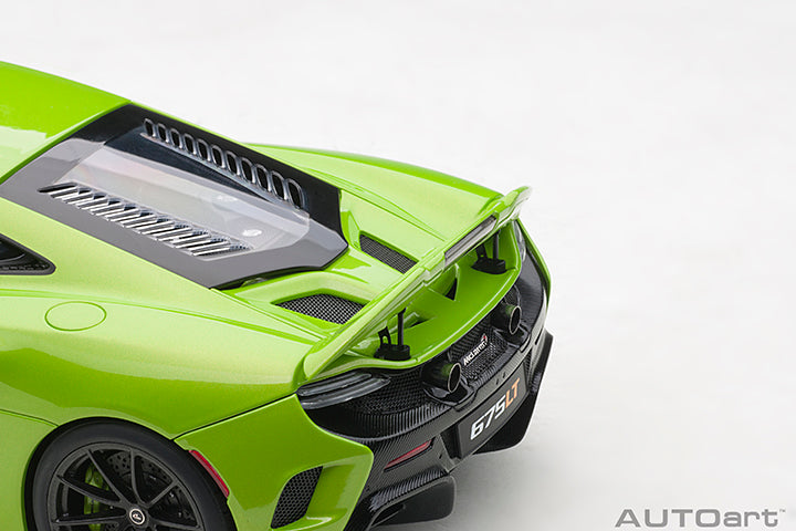 76049 McLAREN 675LT (NAPIER GREEN)