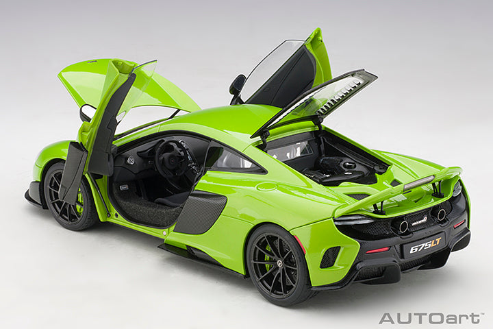 76049 McLAREN 675LT (NAPIER GREEN)