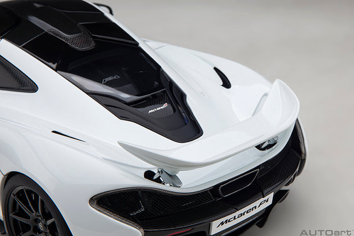 76066 McLAREN P1 (ALASKAN DIAMOND WHITE W/ BLUE/BLACK INTERIOR)