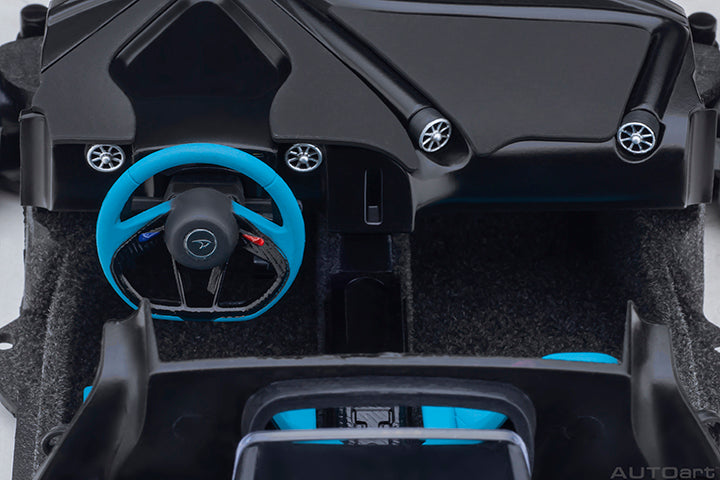 76066 McLAREN P1 (ALASKAN DIAMOND WHITE W/ BLUE/BLACK INTERIOR)