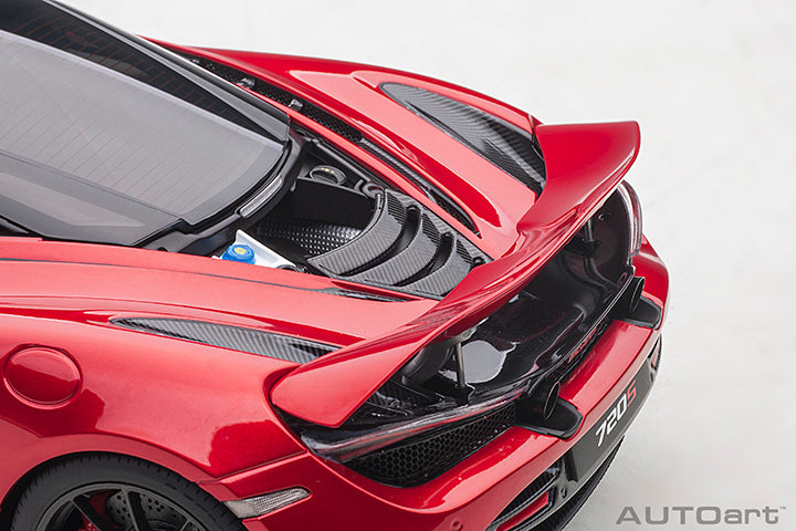 76072 McLAREN 720S (MEMPHIS RED/METALLIC RED)