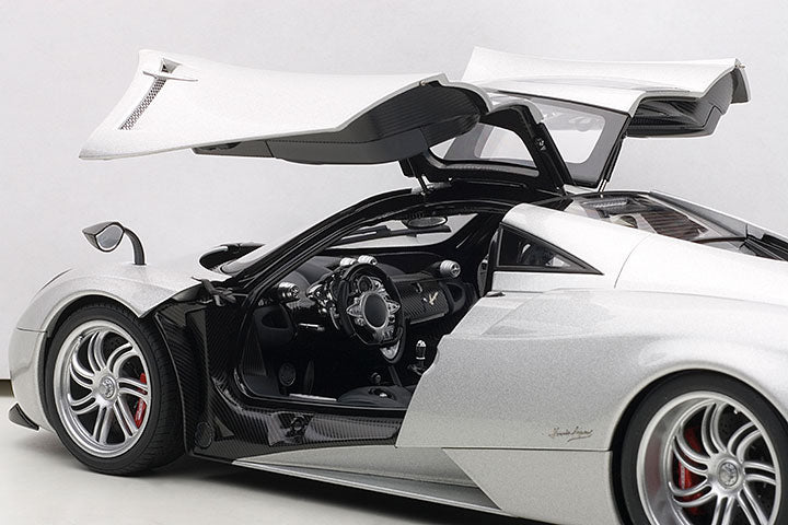 78266 PAGANI HUAYRA (METALLIC SILVER)