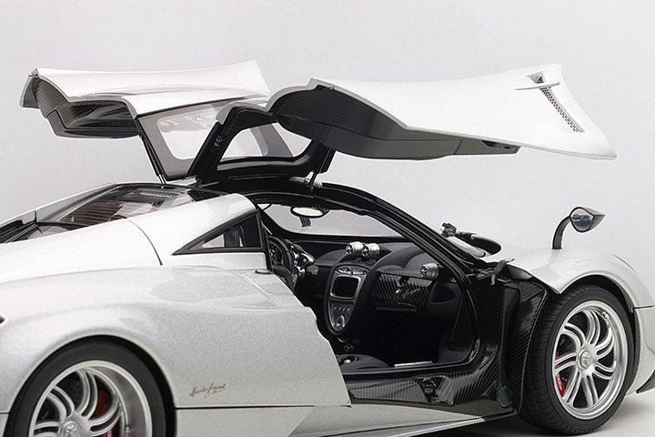 78266 PAGANI HUAYRA (METALLIC SILVER)
