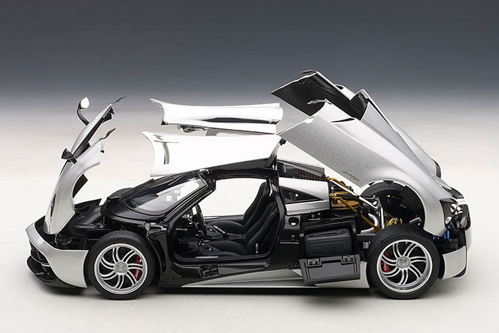 78266 PAGANI HUAYRA (METALLIC SILVER)