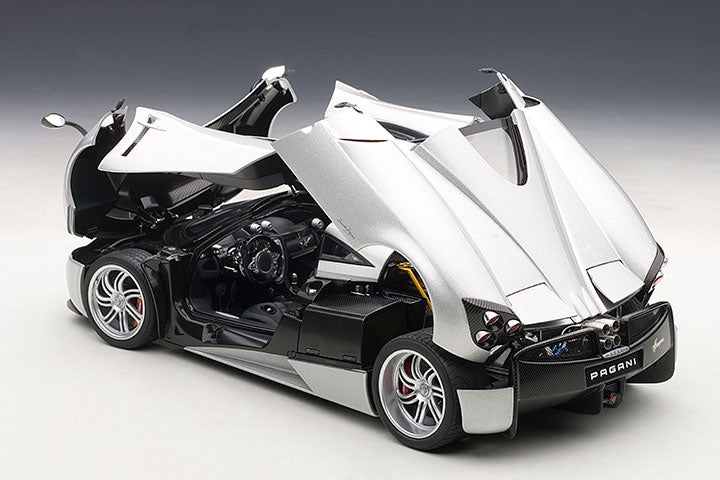 78266 PAGANI HUAYRA (METALLIC SILVER)