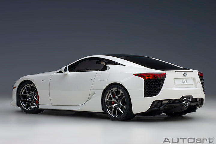 79951 LEXUS LFA (WHITEST WHITE/CARBON BLACK)