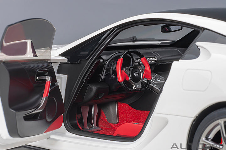 79951 LEXUS LFA (WHITEST WHITE/CARBON BLACK)