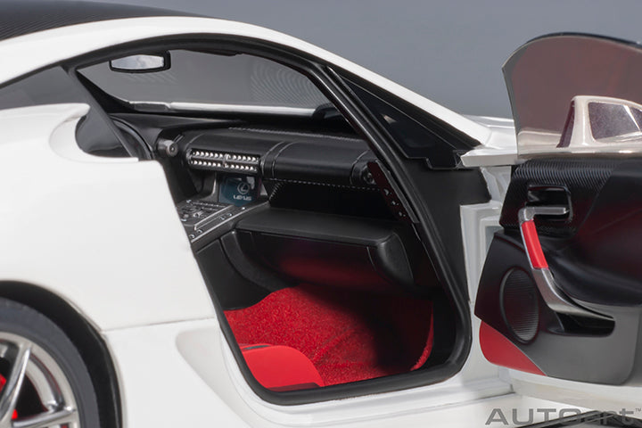 79951 LEXUS LFA (WHITEST WHITE/CARBON BLACK)