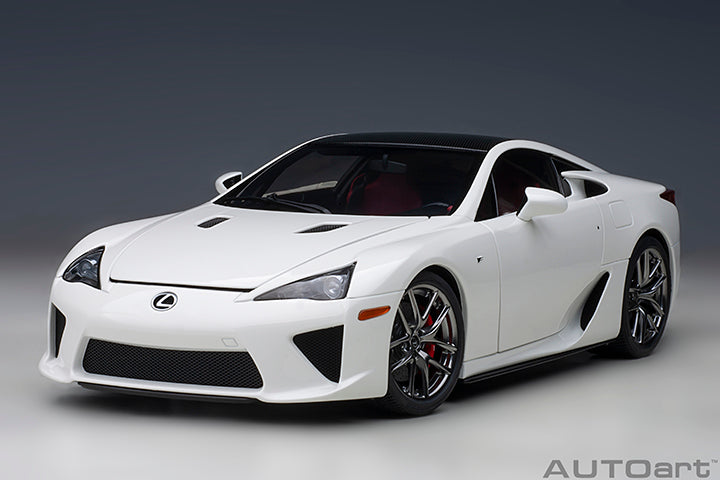 79951 LEXUS LFA (WHITEST WHITE/CARBON BLACK)
