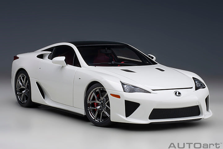 79951 LEXUS LFA (WHITEST WHITE/CARBON BLACK)