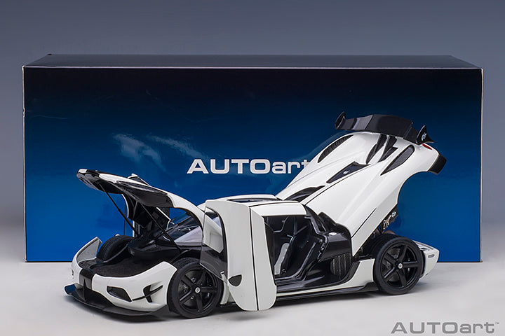 79021 KOENIGSEGG AGERA RS (WHITE/CARBON BLACK/BLACK ACCENTS)