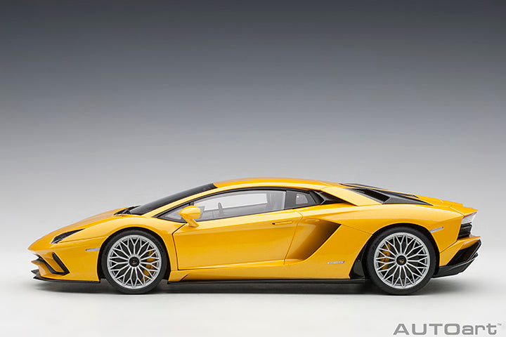 79132 LAMBORGHINI AVENTADOR S (NEW GIALLO ORION/METALLIC YELLOW)