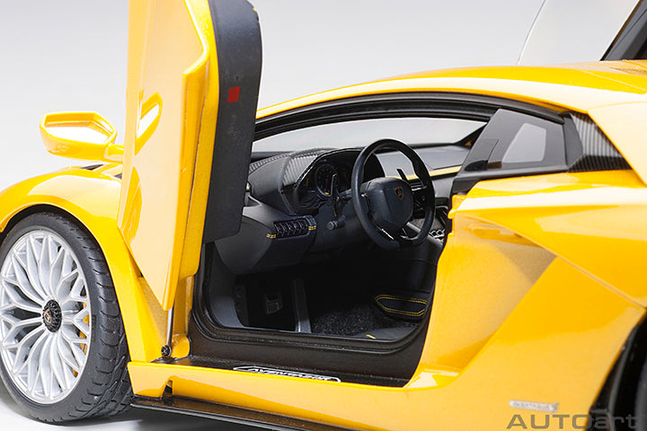 79132 LAMBORGHINI AVENTADOR S (NEW GIALLO ORION/METALLIC YELLOW)