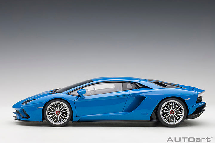 79134 LAMBORGHINI AVENTADOR S (BLU NILA/PEARL BLUE)