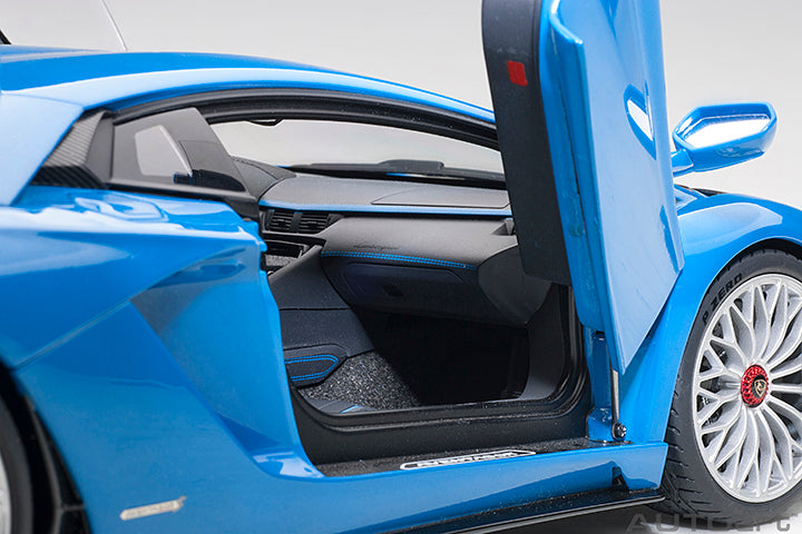 79134 LAMBORGHINI AVENTADOR S (BLU NILA/PEARL BLUE)