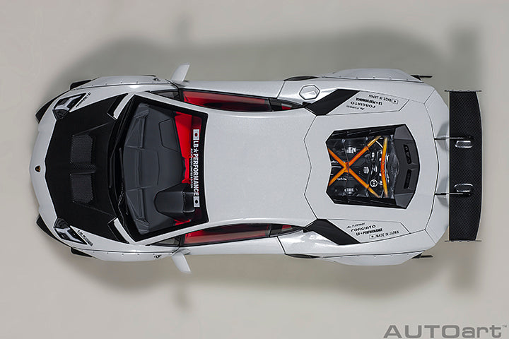 79241 LIBERTY WALK LB-WORKS LAMBORGHINI AVENTADOR LIMITED EDITION (METALLIC WHITE/CARBON BONNET)